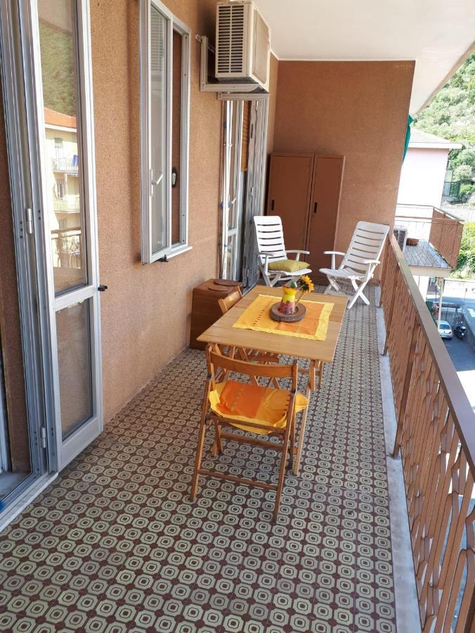פינאלה ליגורה Vreni Lodge מראה חיצוני תמונה