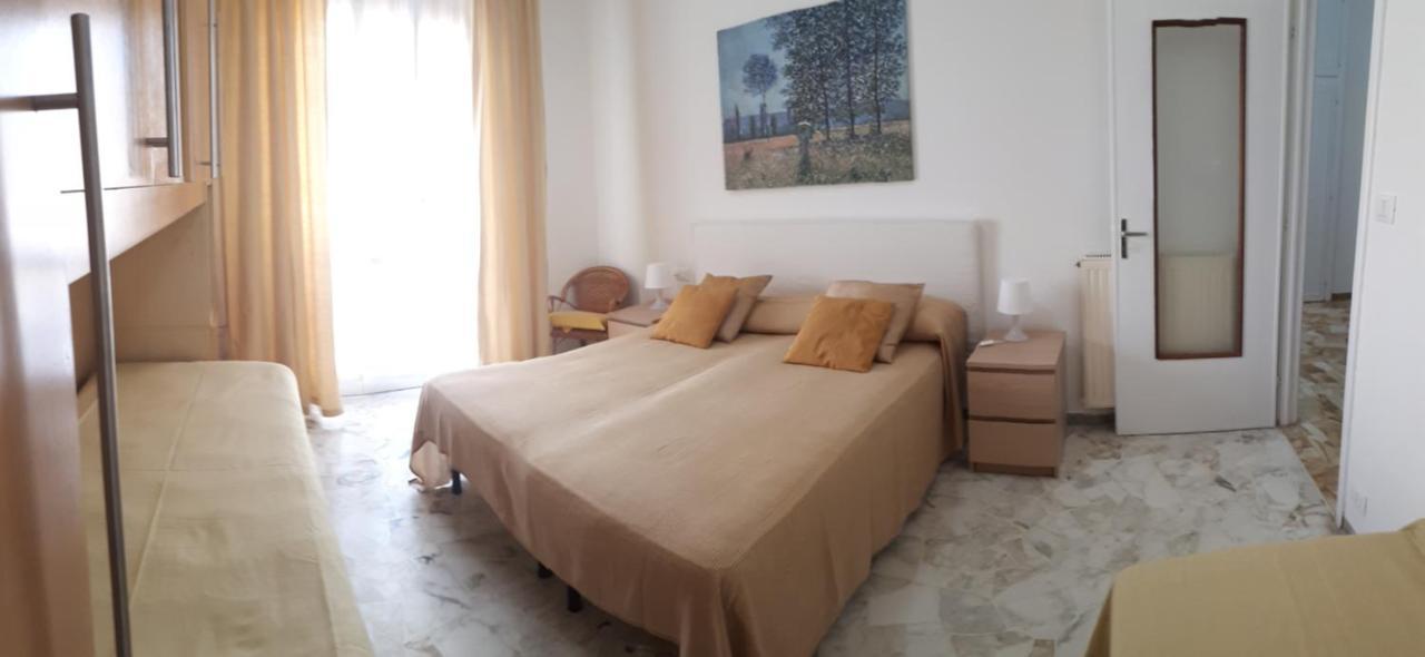 פינאלה ליגורה Vreni Lodge מראה חיצוני תמונה